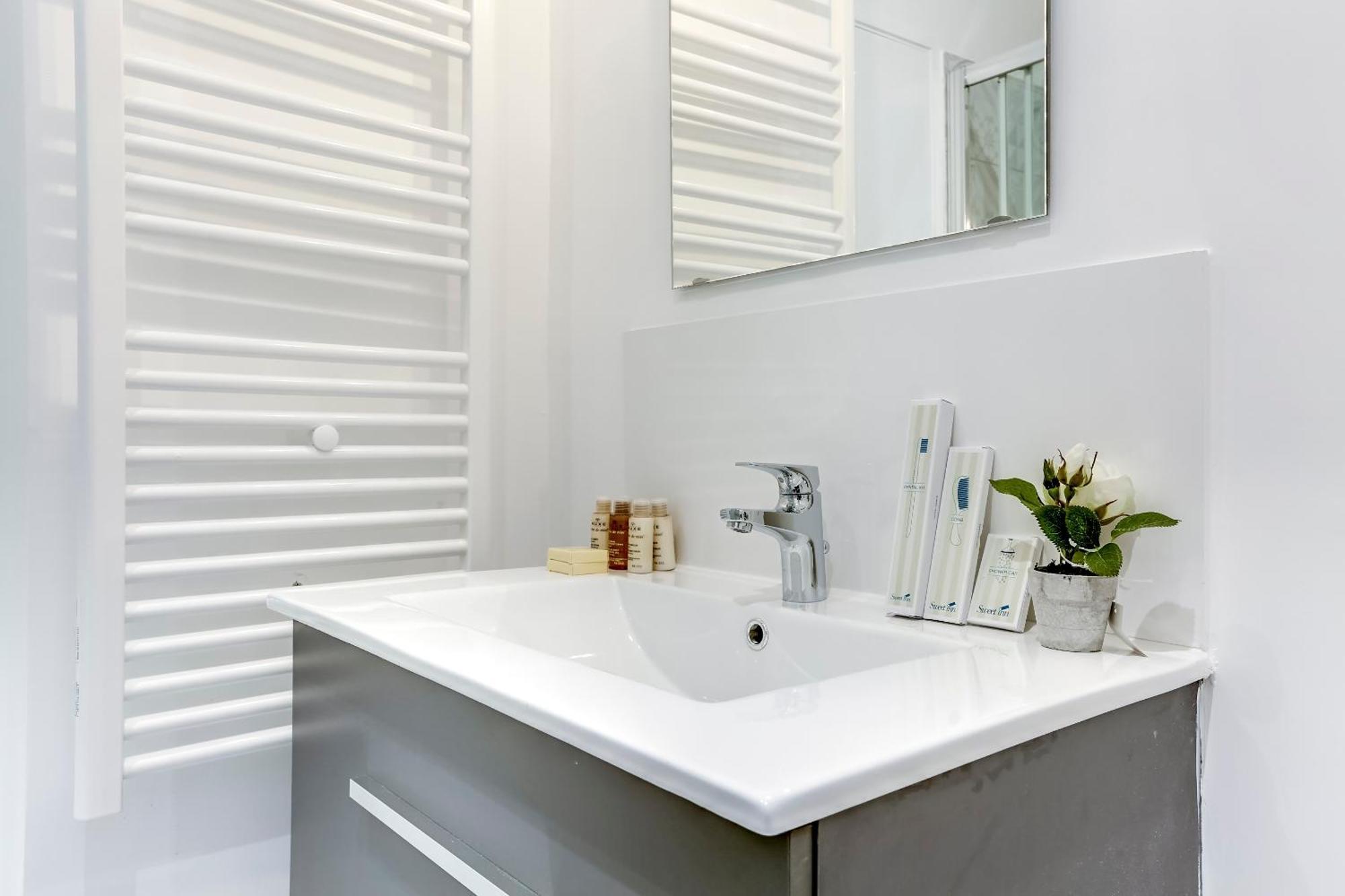 Sweett - Troyon Apartment Париж Екстериор снимка